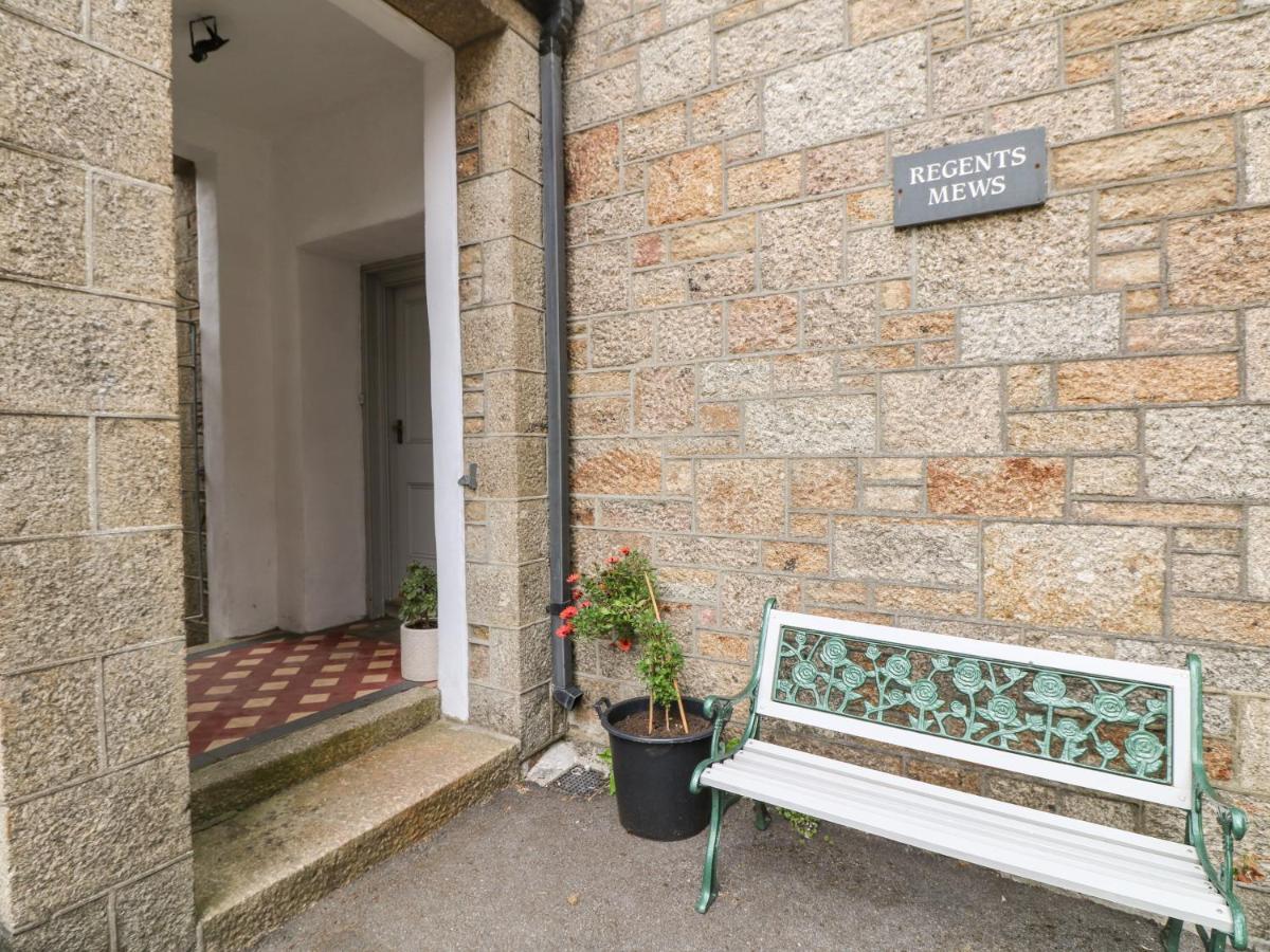 1 Regents Mews Holiday home